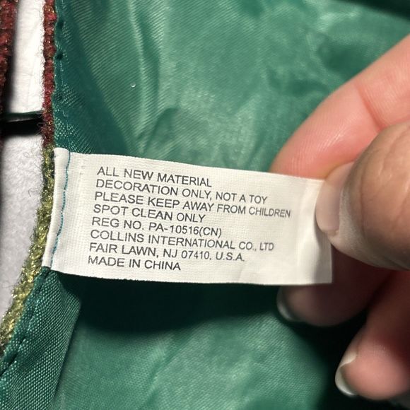 Christmas Tree Skirt 3-D SKIING MOOSE Appliqué 49 in. Rustic Red / Green Checker - Picture 7 of 10